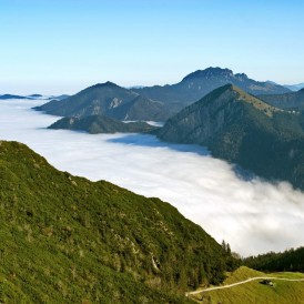 Über-den-Wolken-Herzogstand-ObBy_Volker Siesenop