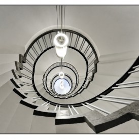 September 19, Dirk Schroedter, Treppenhaus