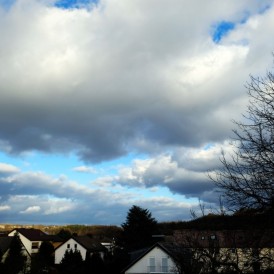 "Wolken ziehen über Vellmar"- , von Rudolf Müller Fuji X-Pro 2 - 1/8000s - f/4,5 - ISO 200 - 27mm
